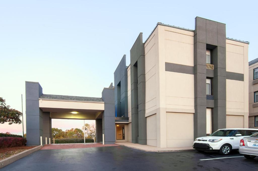 Holiday Inn Express & Suites Nashville-I-40 & I-24(Spence Lane) an IHG Hotel image 20