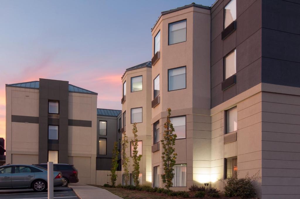 Holiday Inn Express & Suites Nashville-I-40 & I-24(Spence Lane) an IHG Hotel image 23
